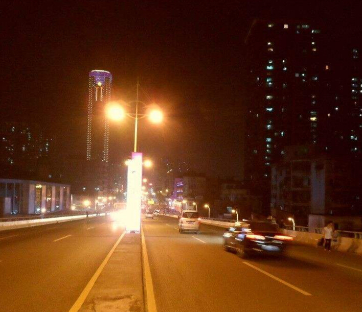 Big data management street lights, Chengdu installed 