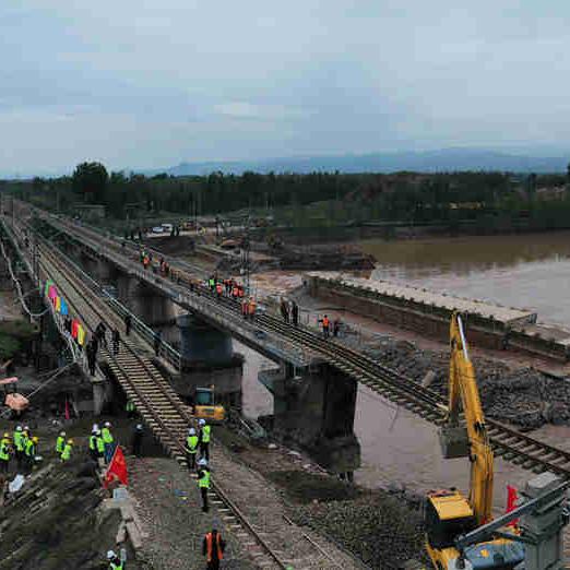China Railway 12th Bureau has more than 50 hours of continuous operation to win the upper line of Nantongpu Railway